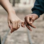 Love and Technology: How to Balance Screen Time and Real Connection